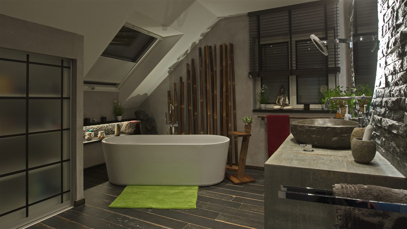 Bad mit freistehender Wanne